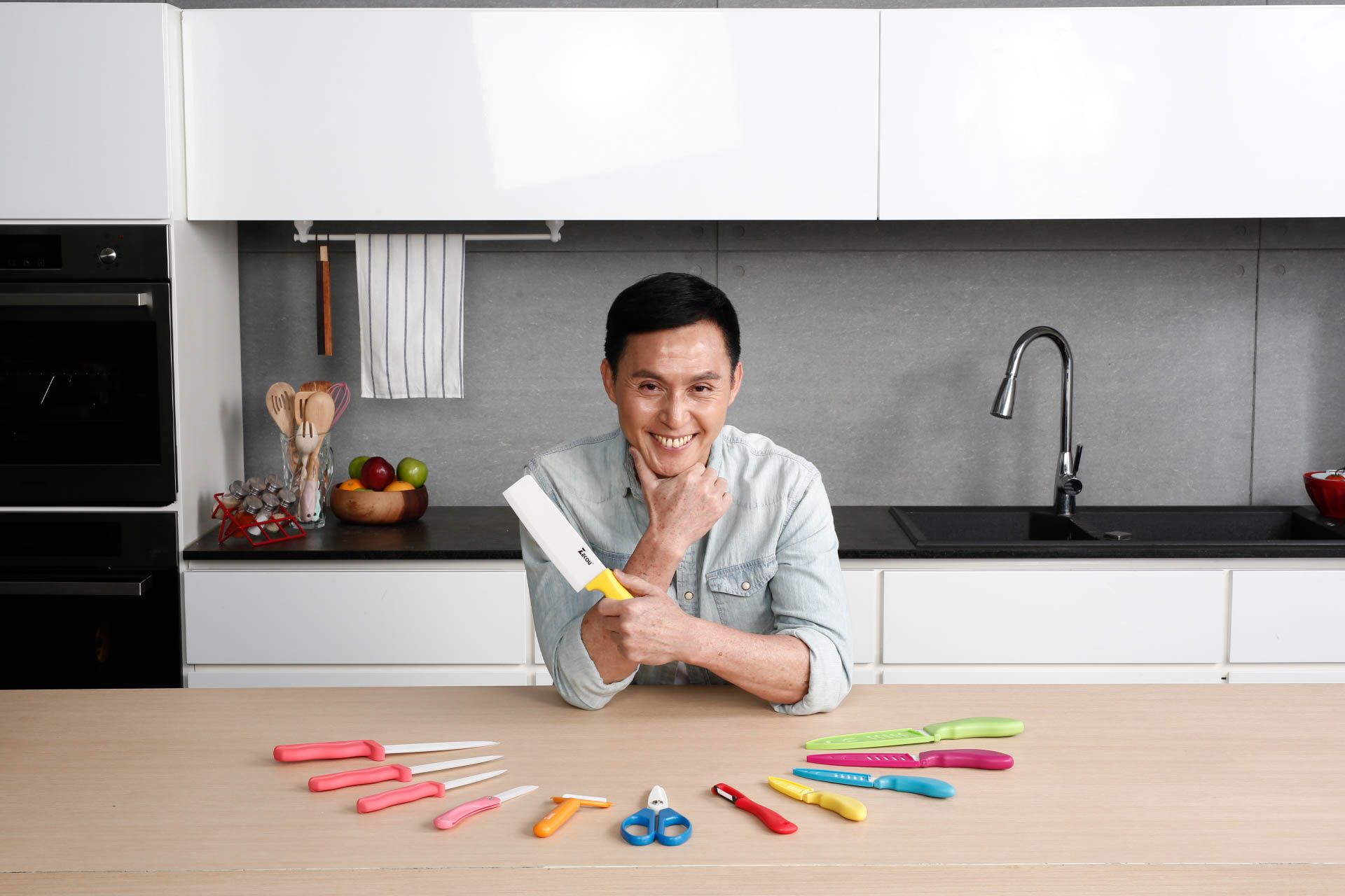 Kitchen tools presented in a modern kitchen